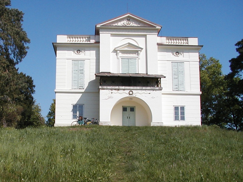 Rybni�n� z�mek