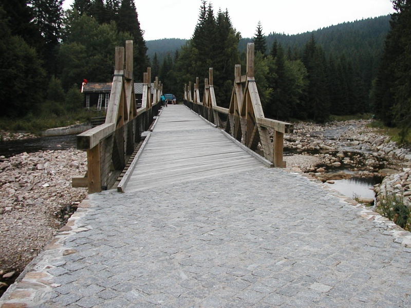 Hradlov� most