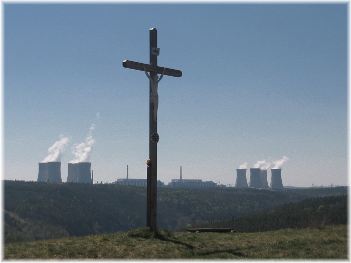 věže Dukovanské jaderné elektrárny
