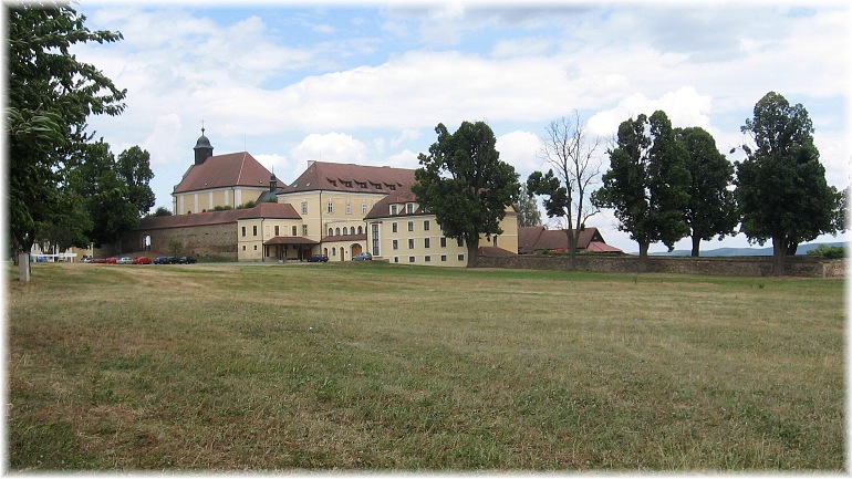 Kostelní Vydří - Karmelitánský klášter