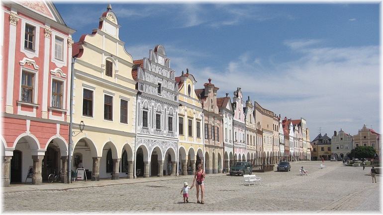 renesanční domy na náměstí Zachariáše z Hradce v Telči
