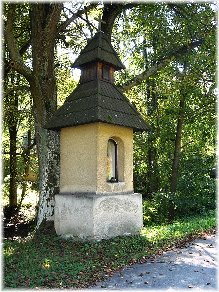 Javorníky, kaplička kousek za Makovem