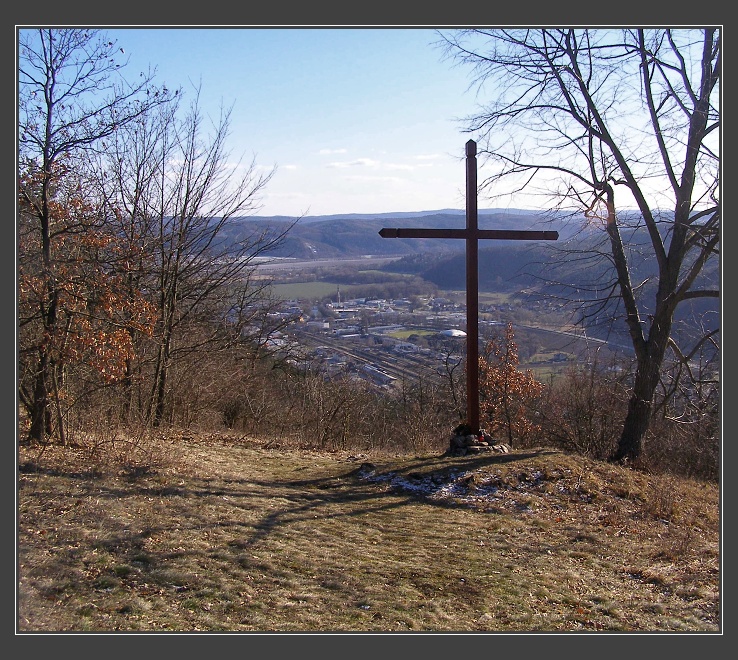 Květnice, U Kříže