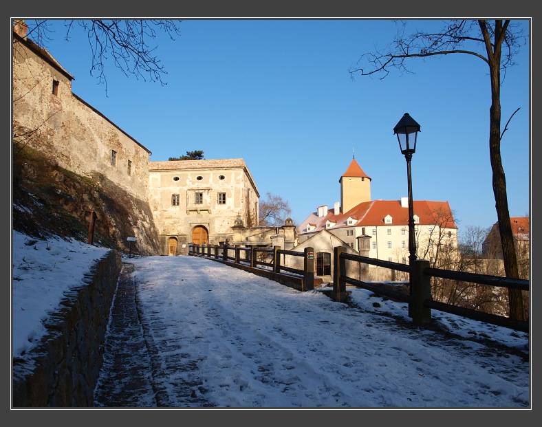 Hrad Veve��