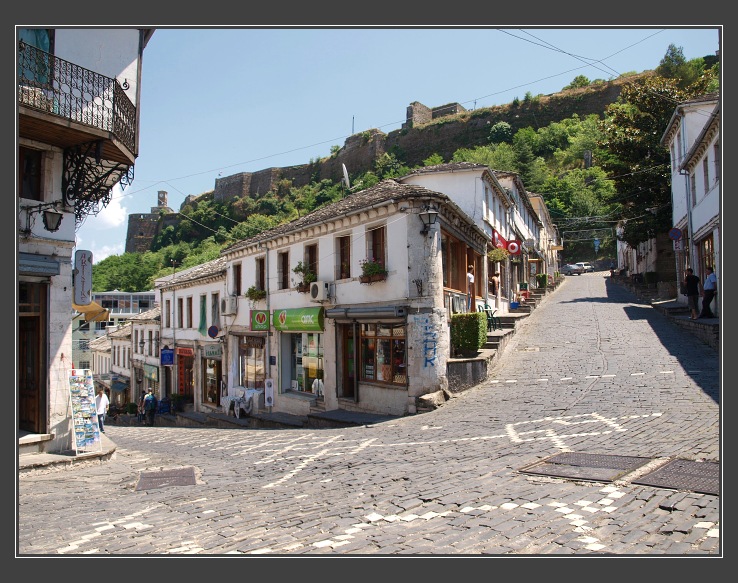 Albánie, Gjirokaster - podhradí