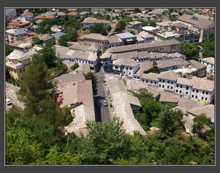 Albánie, Gjirokaster - podhradí