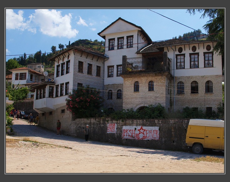 Albánie, Gjirokaster, rodný dům Envera Hodži