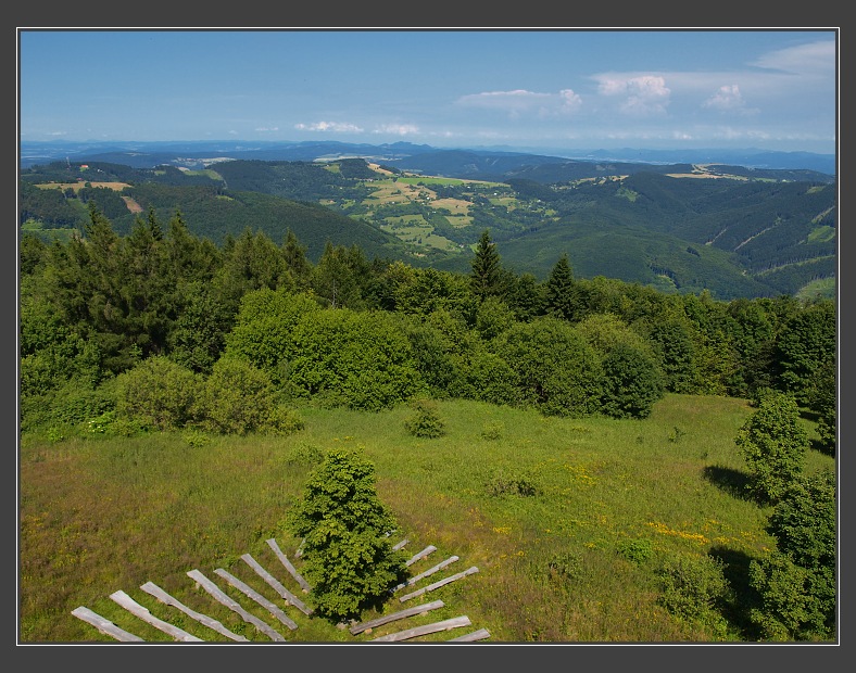 B�l� Karpaty, Velk� Lopen�k