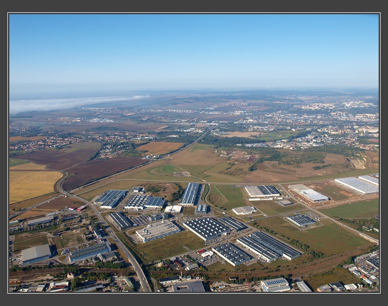 vyhl�dkov� let nad Brnem