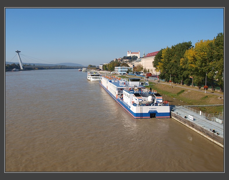 Bratislava, po nábřeží Dunaje