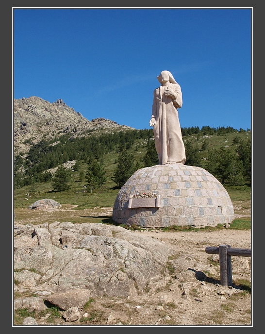 ze sedla Col de Vergio k jezeru Nino