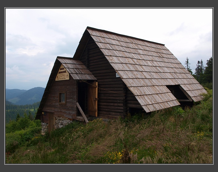 Nízké Tatry, Sedlo Andrejcová a turistická útulna