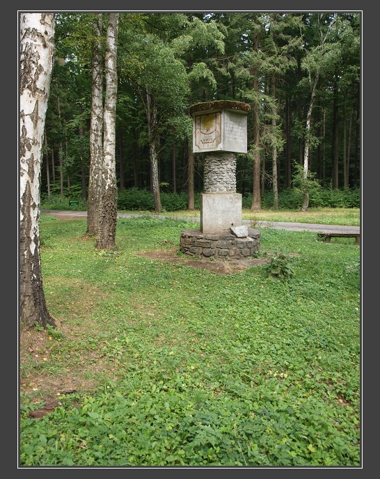 památník Hradské lesní silnice