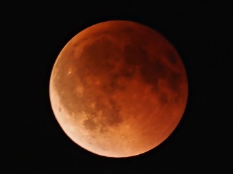 zatmění měsíce 7.9.2025