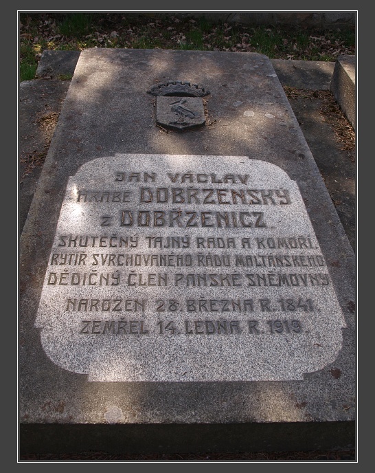 hrobka Dobrzenských